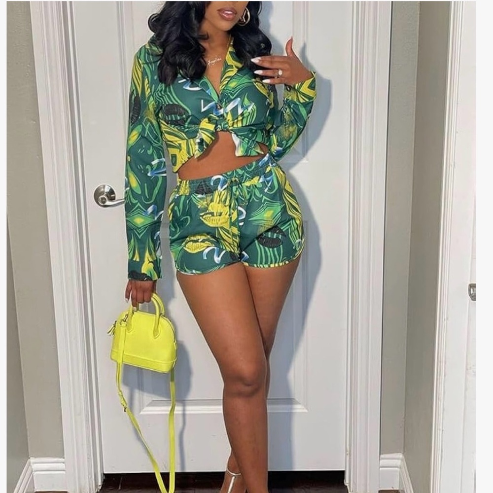 Tropical green 2 piece short set… great for vacation